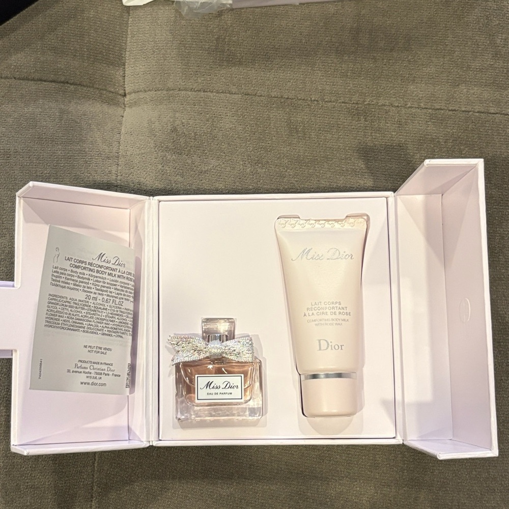 Miss Dior Blooming Bouquet Deluxe Box~ New~ secured & sealed in original plastic